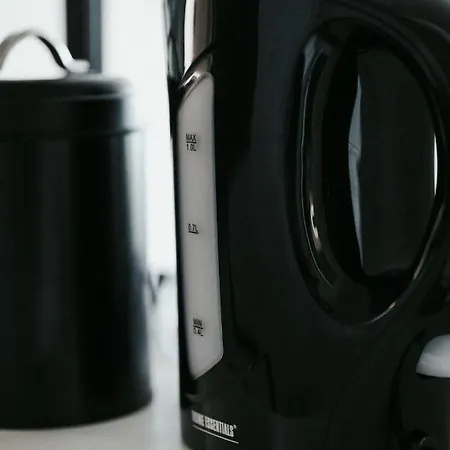 Ernest Calme Parking Gratuit 公寓 *